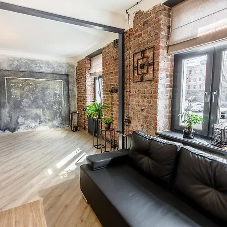 New!!! Vip. City Wall-8. Historical Center